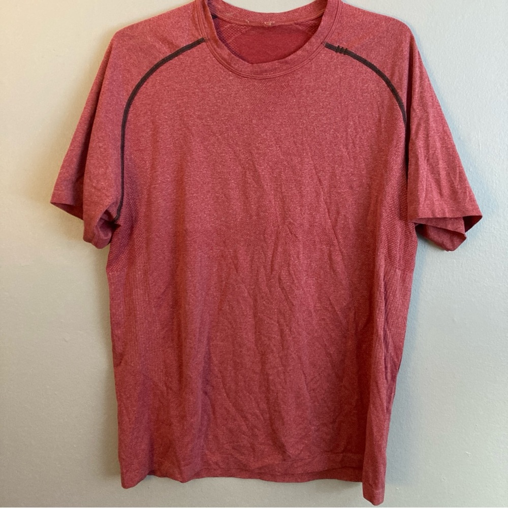 Lululemon Metal Vent Tech Men’s Shirt Size L Rust Red